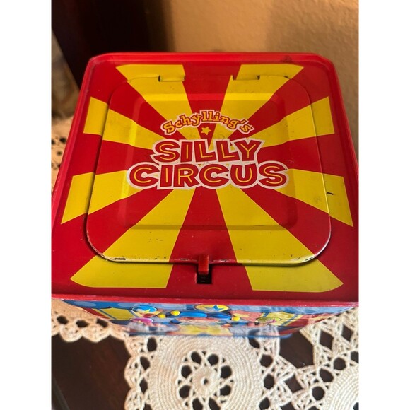 Schylling’s Silly Circus Jack in the Box - Picture 3 of 7